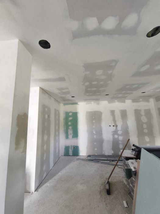 Obras de pladur e pinturas