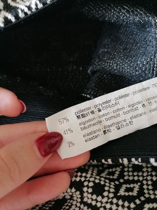 Saia abstrata bershka