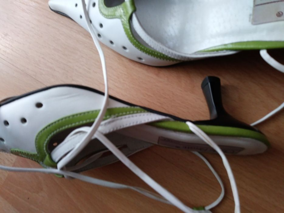 Buty nowe sandałki skóra