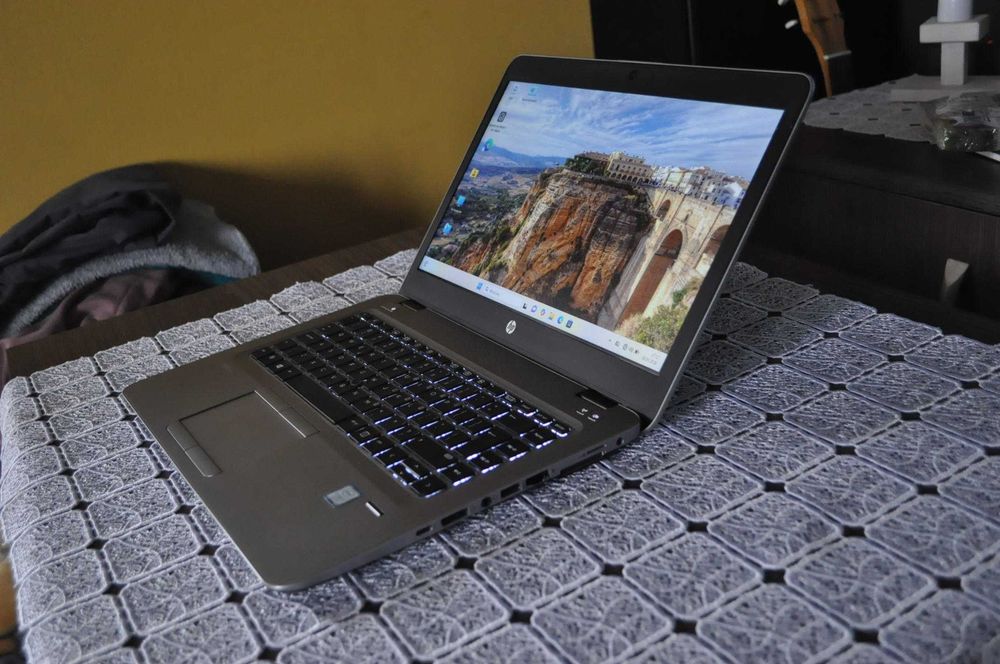 HP EliteBook 840 G4 i7-7500U 16GB 512GB SSD 2K 2560x14440 Win11 bat.3H