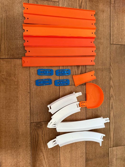 Доріжки/деталі Hot Wheels: прямі, повороти, перехідники