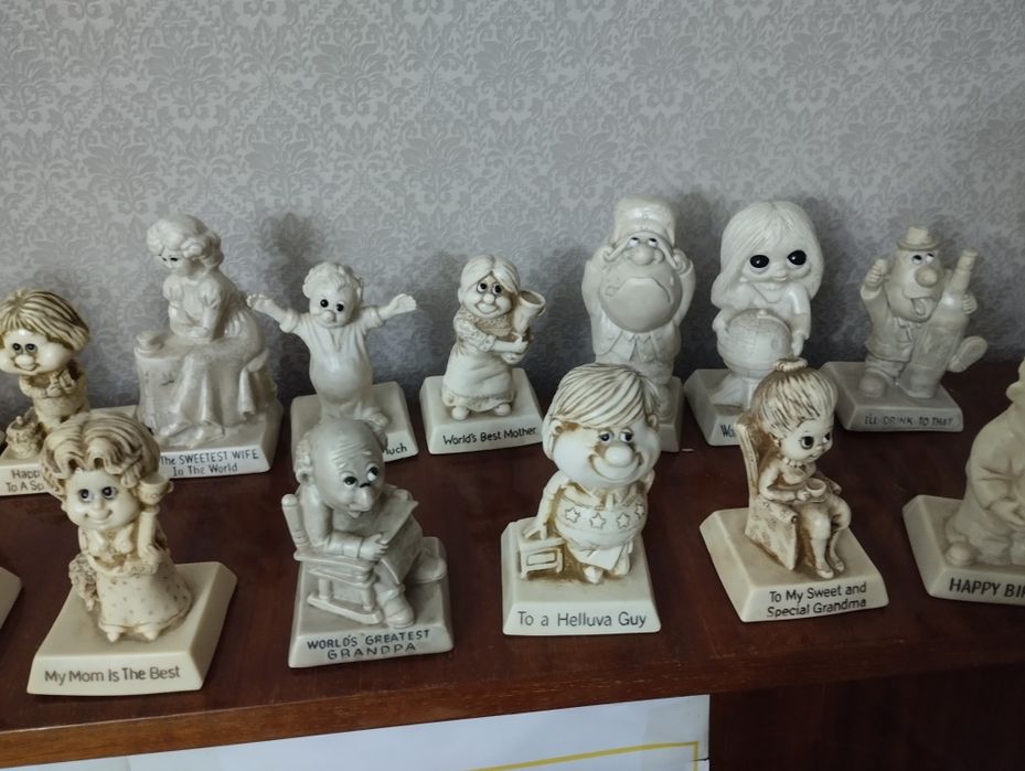 Продам статуетки.