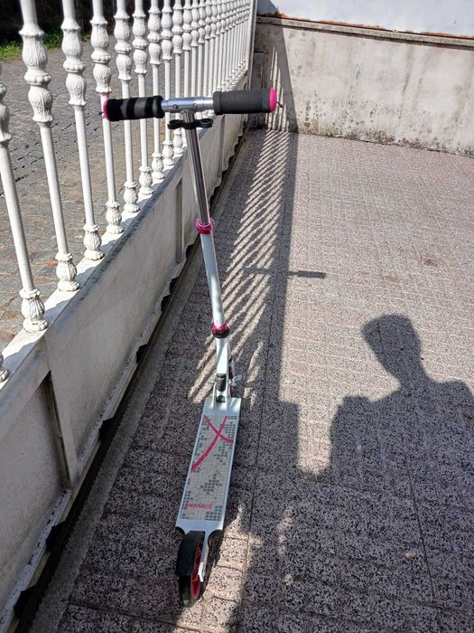Trotinete em estado como novo