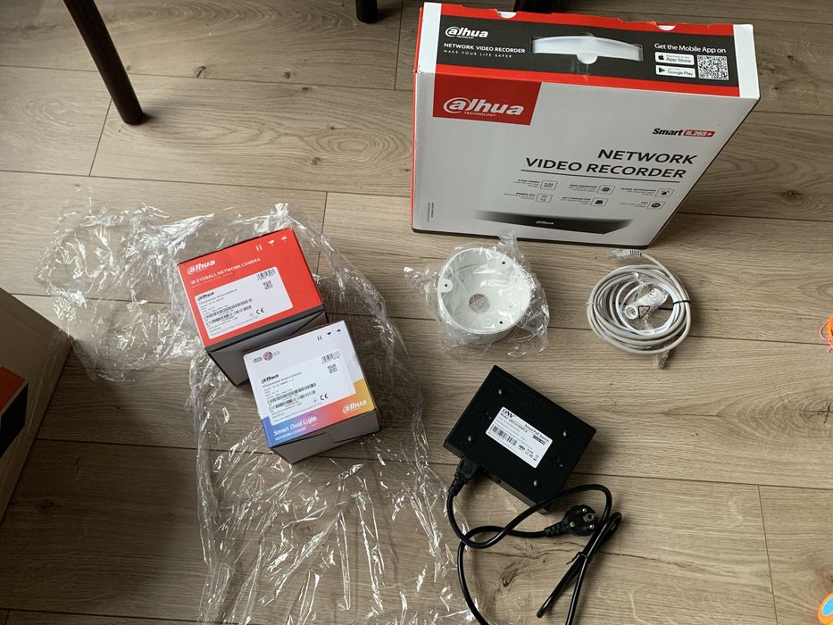 Комплект видео наблюдение , две камеры , жесткий диск и т.д.