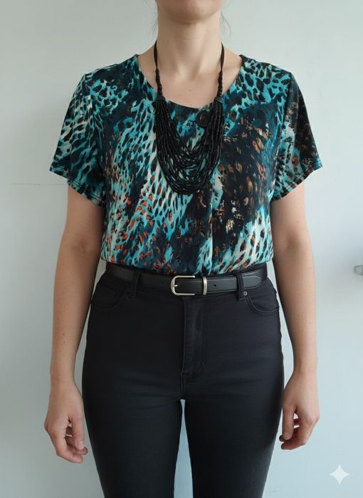 Blusa com padrão, elegante - Tamanho M/L