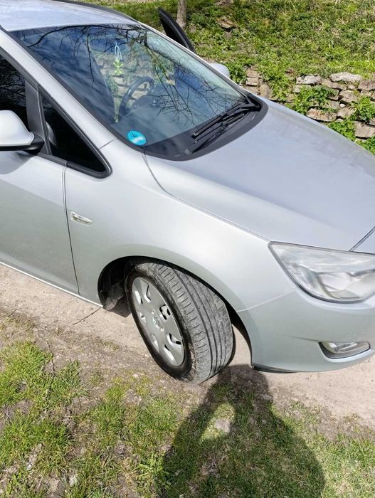 Продам авто 2012 Опель Астра