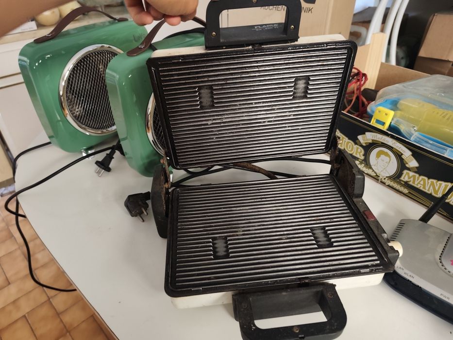 Vendo máquina de lavar poxaco placa Teka a gás e elétrica/ máquina de café delta uma máquina de café DeLonghi um aspirador de mão de silvercrest