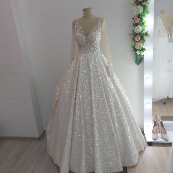 Прокат весільних суконь