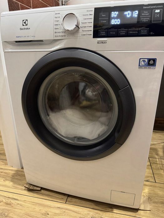 Продам пральну машину  ElectroLux EW6S3R26S