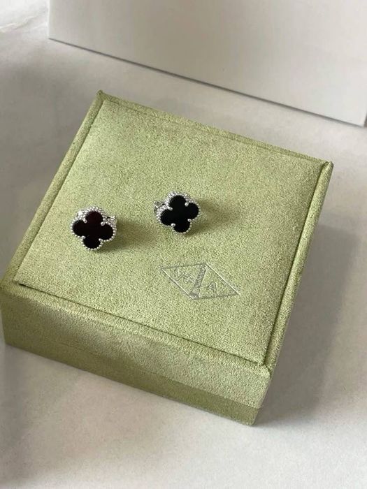 Van Cleef & Arpels Стильные  Серьги