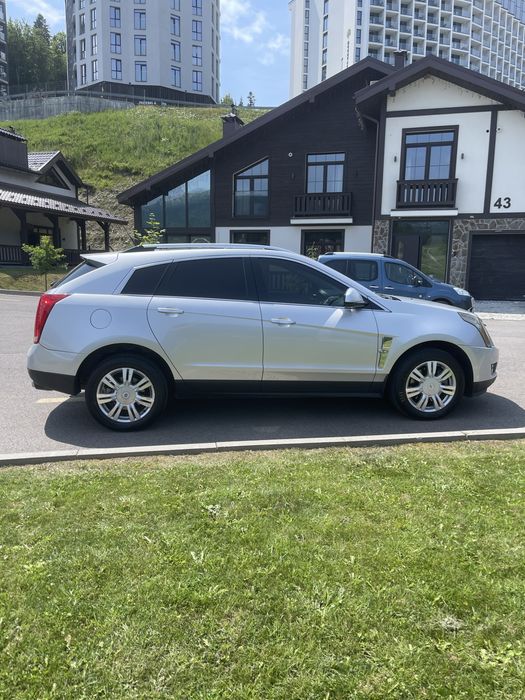 Cadillac srx 2011 року