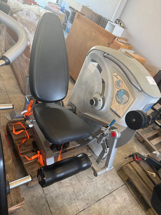 Nautilus one leg ext