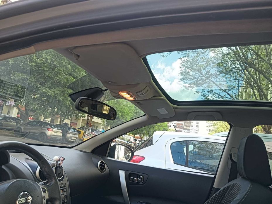 Nissan quaisquai+2
