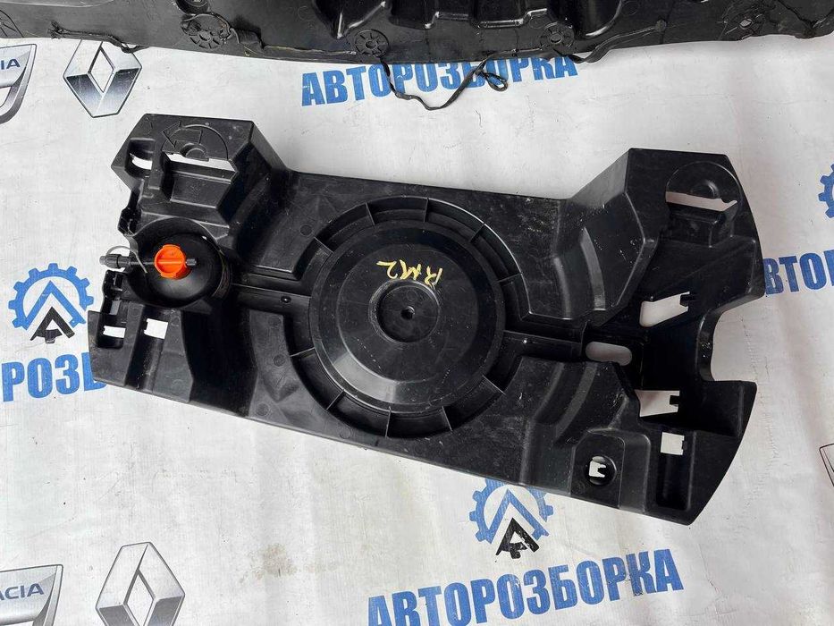 Ванна під запаску Renault Megane 4 універсал Днище багажника Renault Megane 4 (2016-2025)