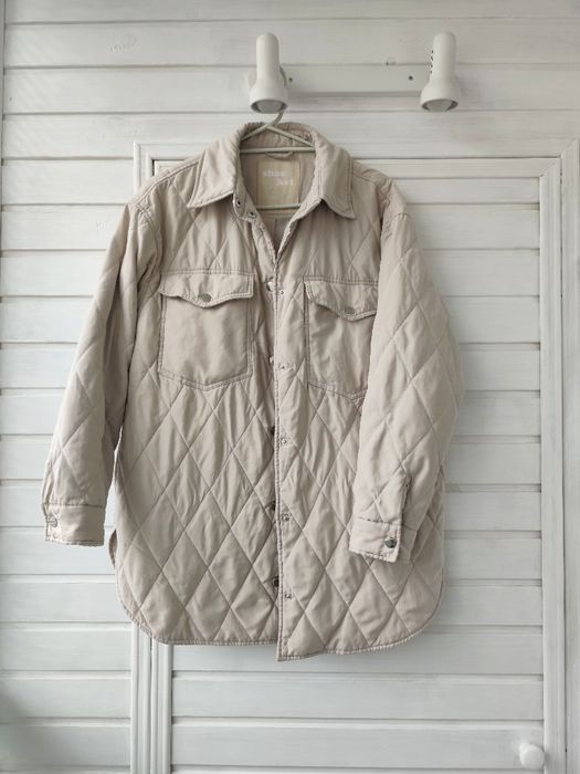 бежева стьобана куртка рубашка осіння s 36