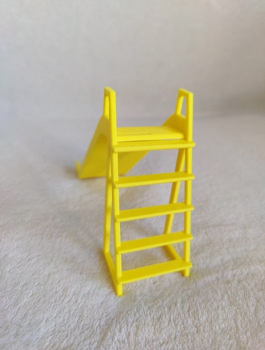 Zestaw plac zabaw dla figurek Bluey i Bingo mebelki - bez figurek