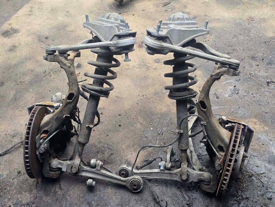 Zawieszenie  Audi A8 D2 zaciski tarcze amortyzatory sprężyny wahacze