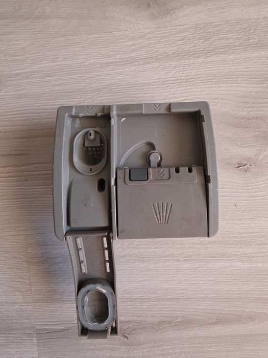 Dozownik detergentu/nabłyszczacza do zmywarki Bosch