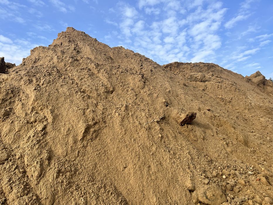 piach zasypowy / piasek / budowlany /