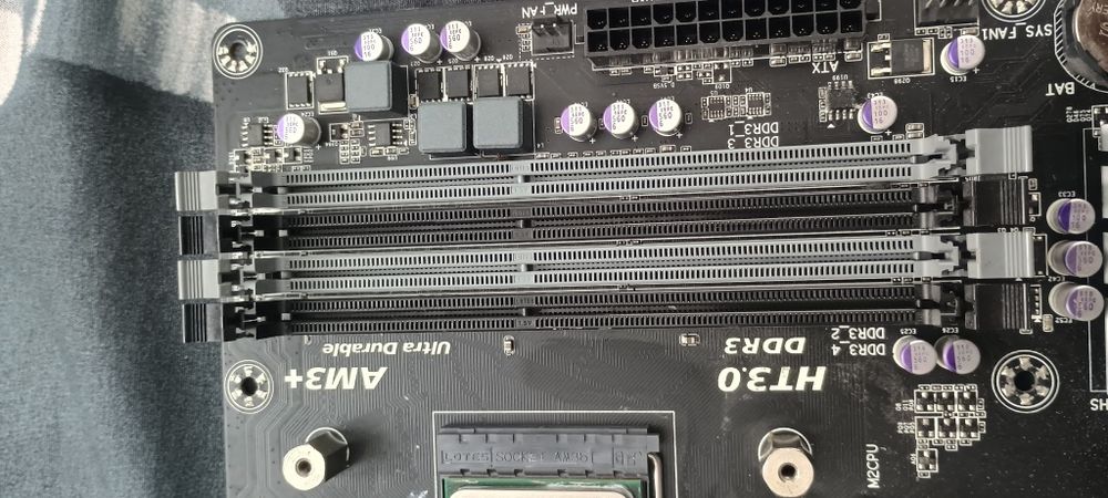 Płyta główna gigabyte GA-990FXA-UD3