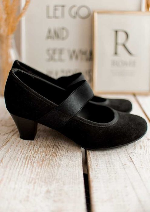 Czarne czółenka jak nowe 39