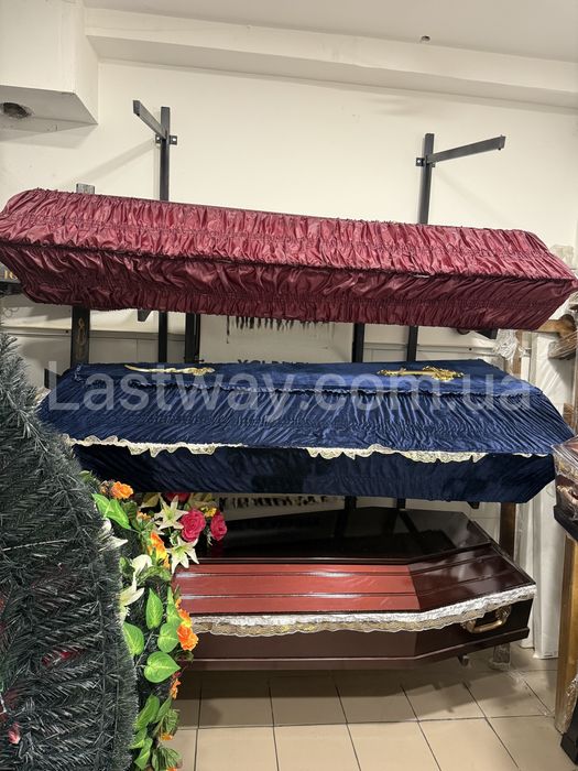 Труни в наявності – економ, стандарт, преміум