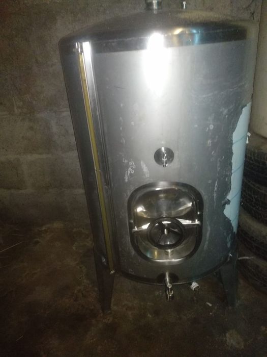 Cubas e prensa das uvas