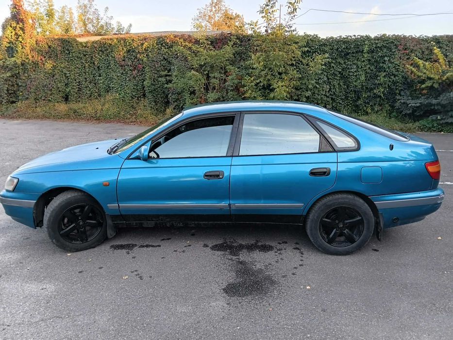 Продам Toyota carina