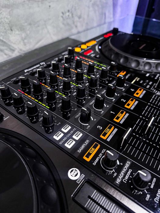 Pioneer DDJ-1000 DJ Controller + Bagpack XL UDG