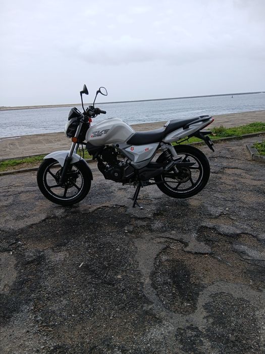 Keeway rks 125 de garagem