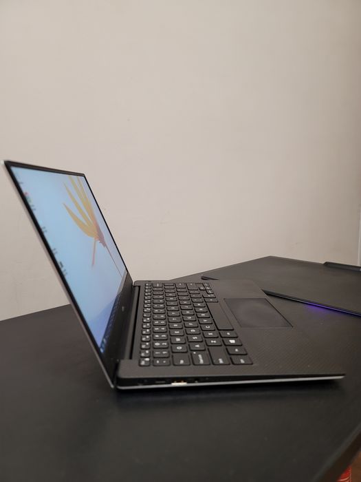 Легкий, тонкий ноутбук Dell xps 13", 9360, i3-7100U, 4/256, nvme