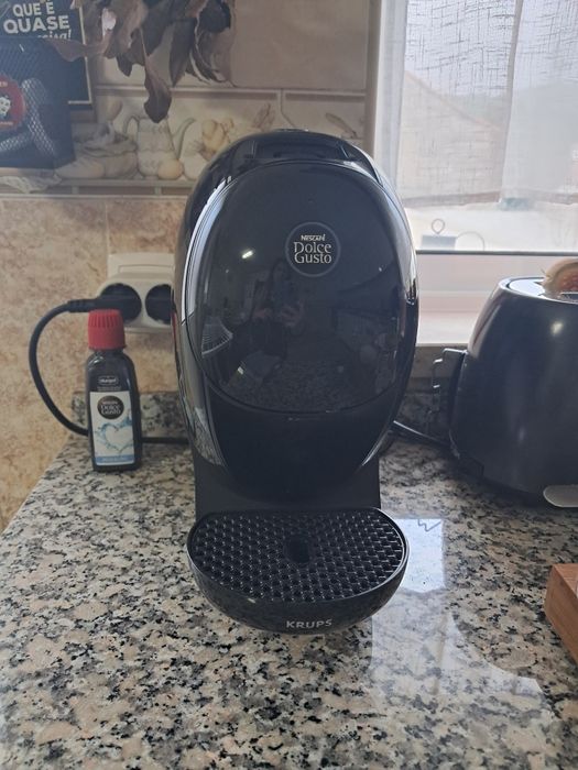 Maquina de Café Dolce Gusto Neo