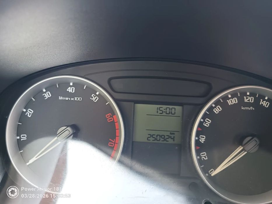 Skoda Fabia Autu w pełni sprawne technicznie .Przegląd do 04-10-2026