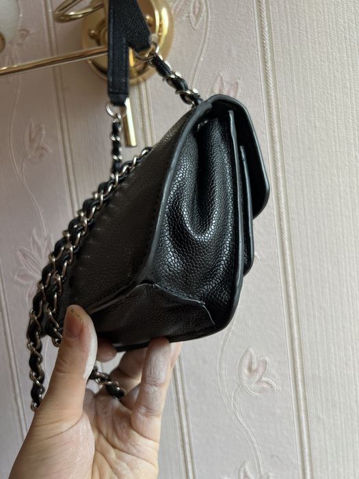 Кожаная маленькая сумочка Chanel с номером