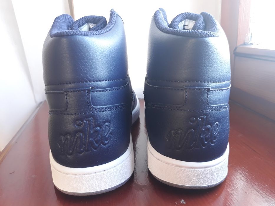 Кроссовки мужские NIKE EBERNON MID, Р-р US 9, 41-42 (27 см), кожа