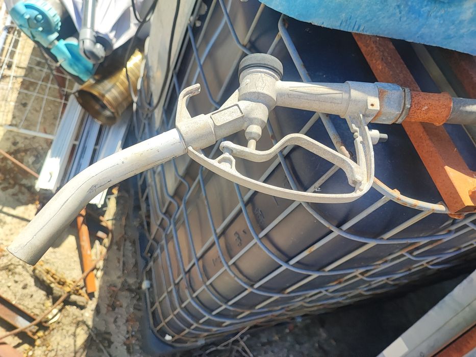 Cuba de 1000l com bomba