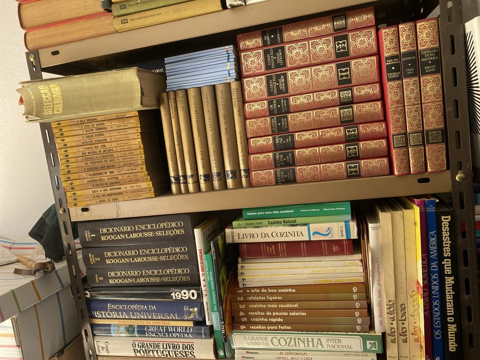 Livros antigos de varios géneros e autores portugueses e estrangeiros