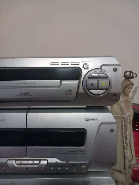 Aparelhagem tecnics toda funcional  as colunas não são originais  mas com um bom som