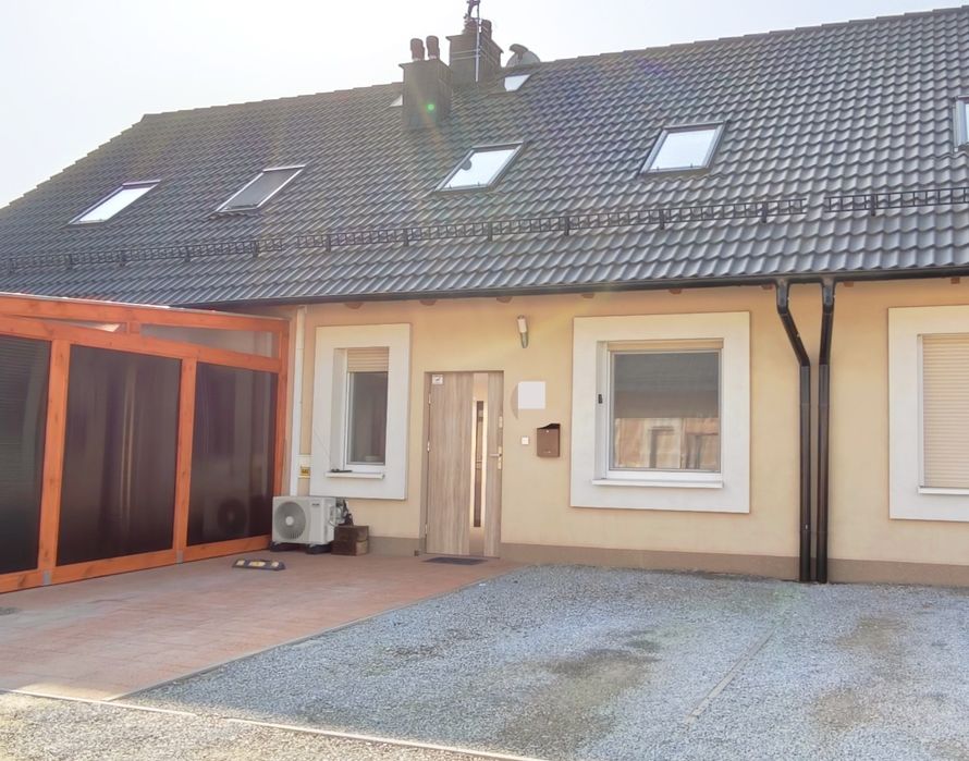 Dom szeregowy - ogród, klimatyzacja, osiedle blisko lasu/ NAMYSŁÓW