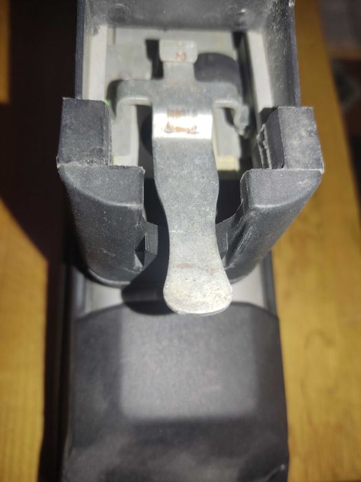 Bagażnik- uchwyt na narty do samochodu