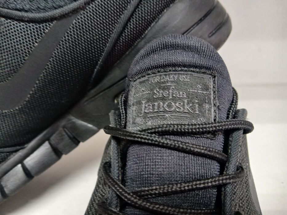 Nike 42p/27 см,  кросівки оригінал