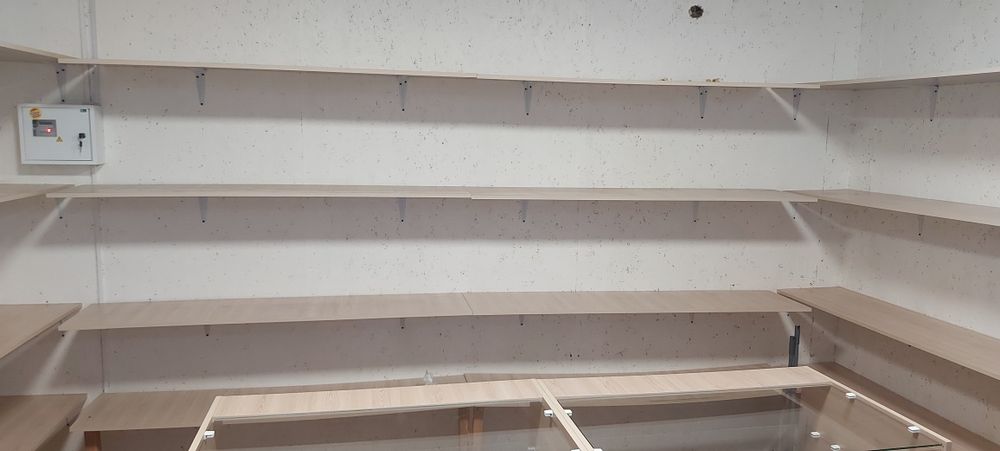 Торгове обладнання. Полки для товару. Б/у дсп.