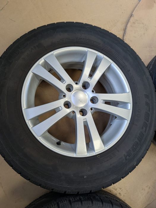 Koła 5x114.3 ET45 16", opony 215/70R16 Hyundai Ix35