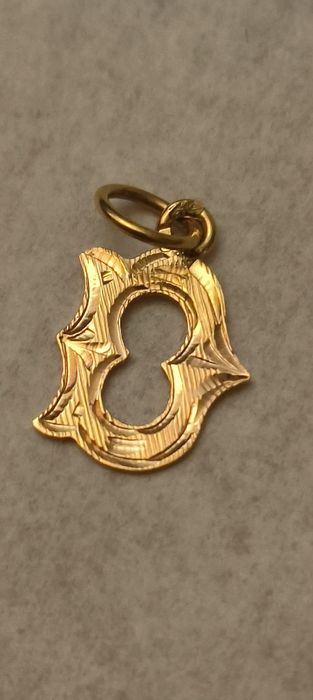 Pendente Letra D em ouro