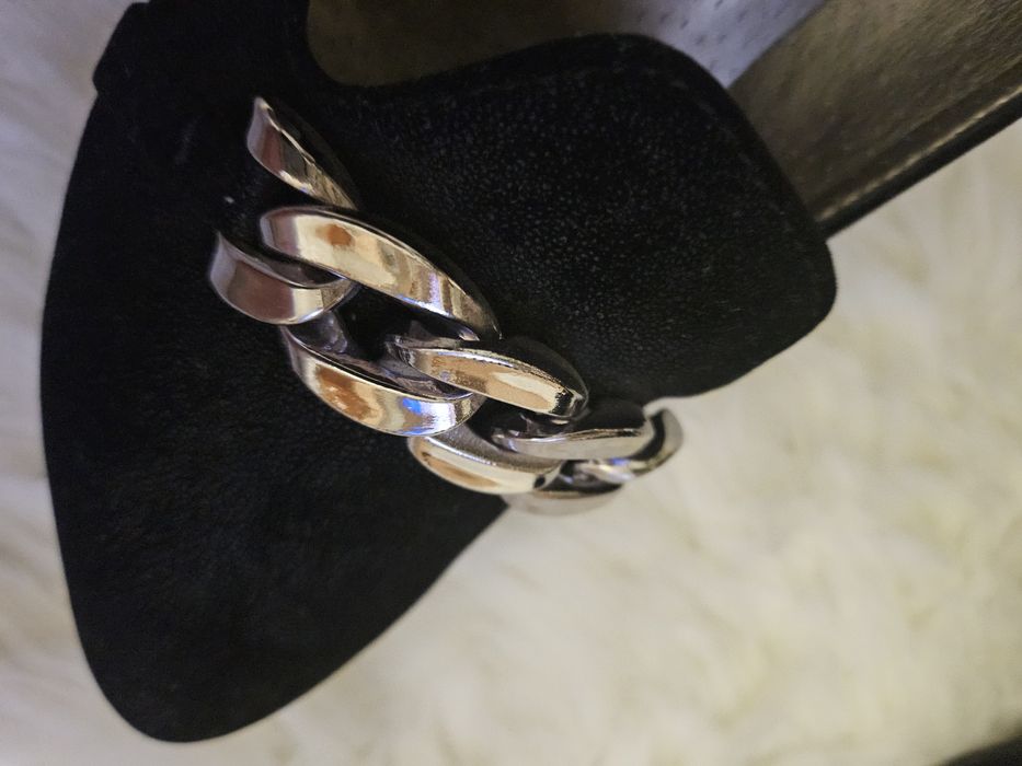 Szpilki czarne na grubym obcasie r.37 z srebrnym łancuszkiem