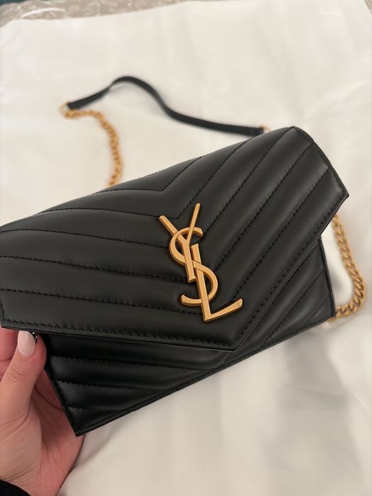 Czarna torebka Ysl