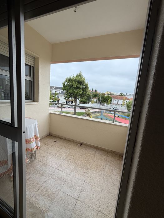 Alugo quarto para estudante em Tomar
