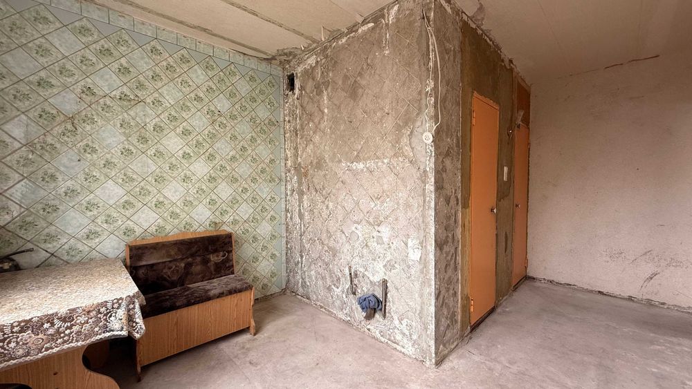 Продам 2 ком. в 16-ке на Салтовке, с/м КЛАСС. (404026)