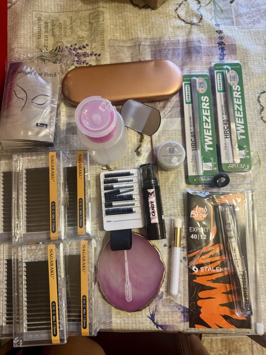 Материалы и инструменты для мастера по наращиванию ресниц