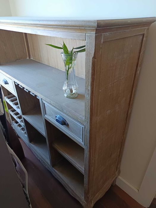 Movel de “bar” de madeira (115x36)